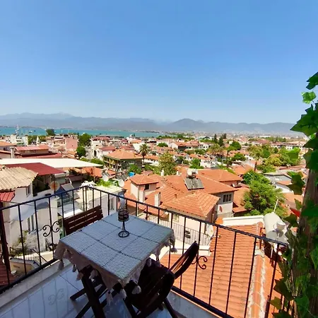 Mek Homes Old Town And Sea View Apartament *